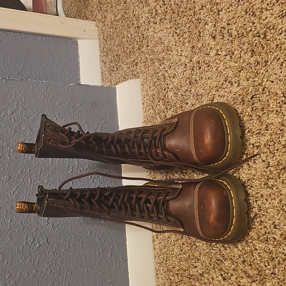 VINTAGE one a kind Dr. Marten boots sz 8 us, 39 EU , 6 uk